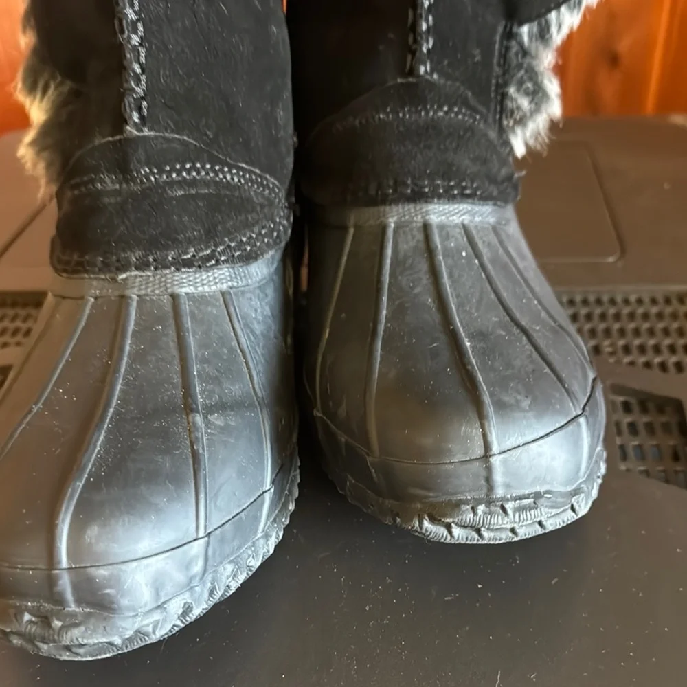 Women's Black Fur-Lined Winter Boots by Bear 🐾 Paw  Nearly New Size 8  👜 36